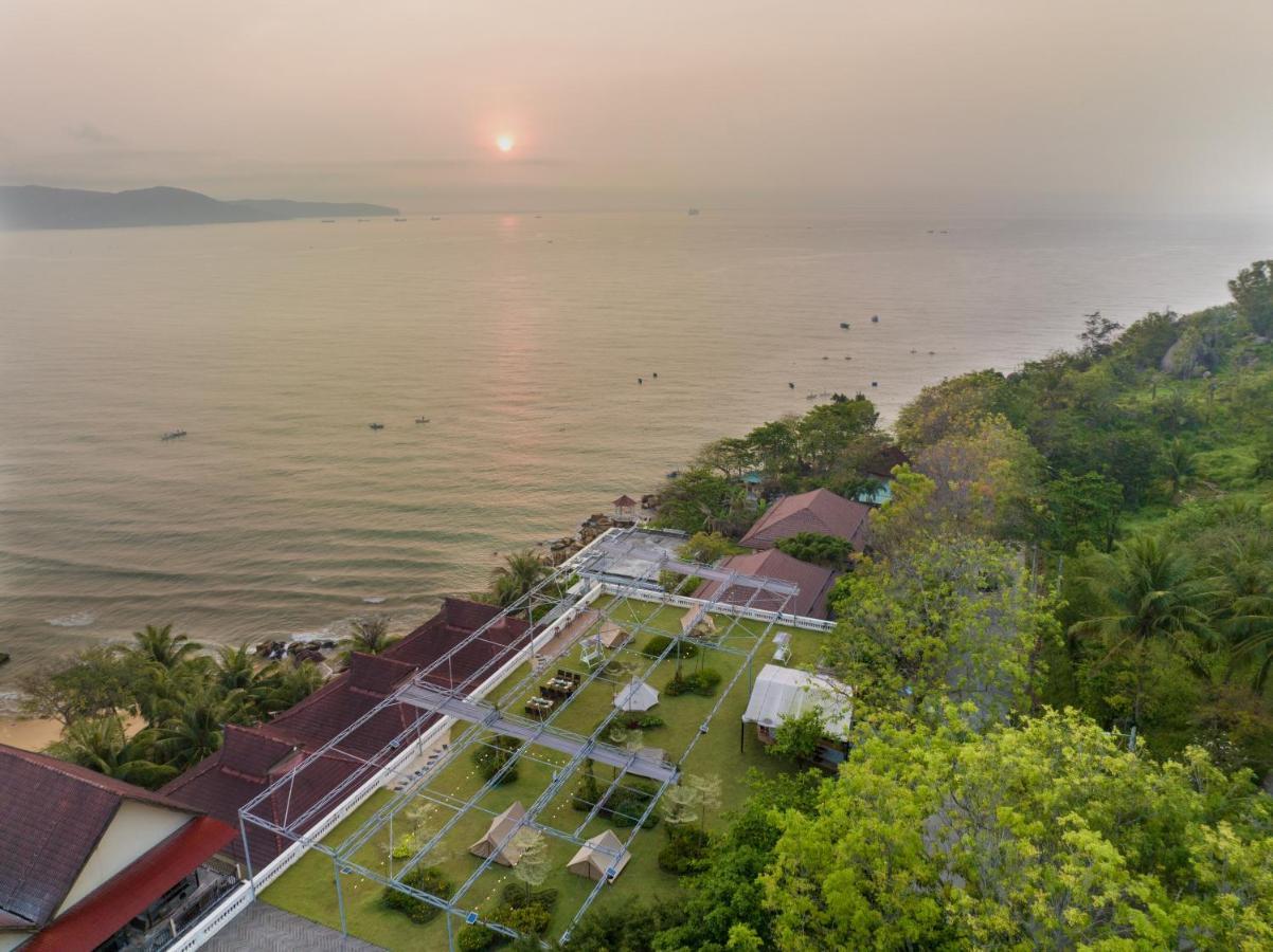 Dankbaar Resort Куинён Экстерьер фото